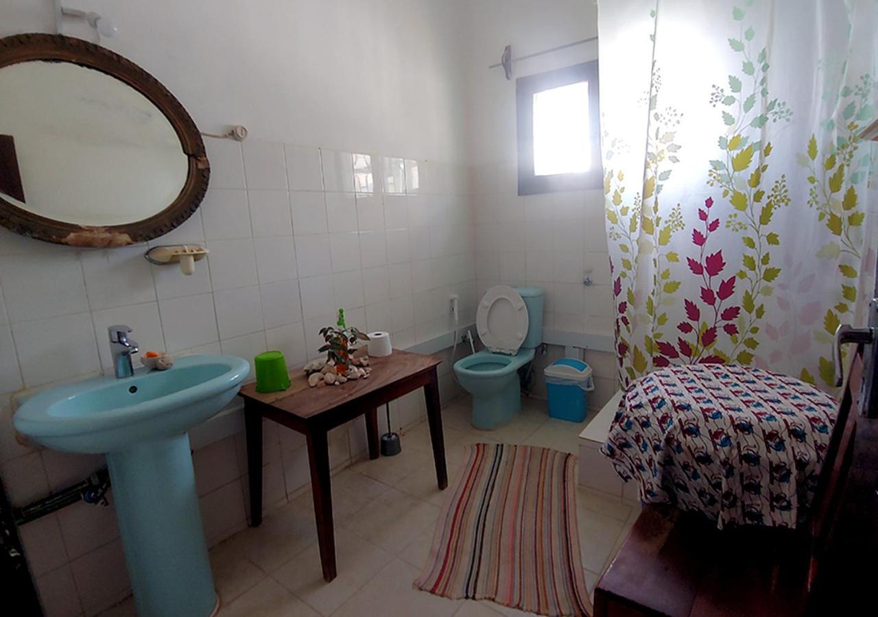 Ruby - Casa de Hospedes - Backpackers Nampula Exteriör bild